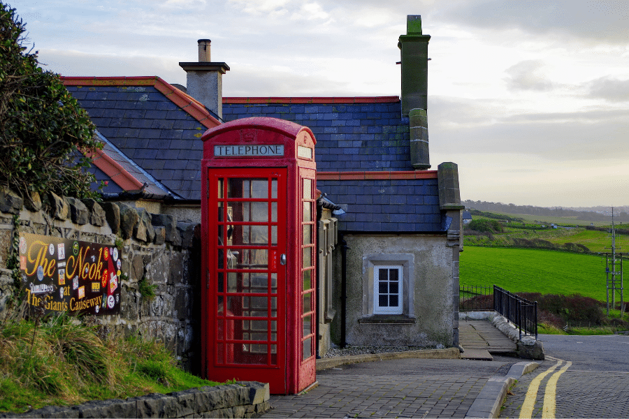 red-phone-booth.